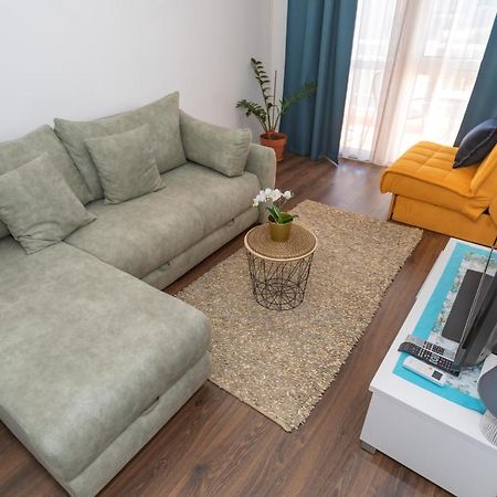 Aloha Apartman Бар Екстериор снимка