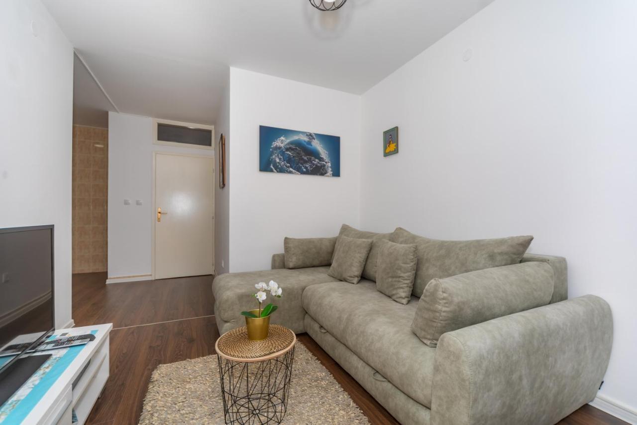 Aloha Apartman Бар Екстериор снимка