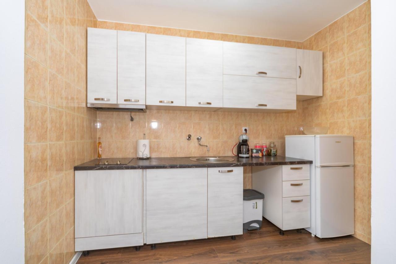 Aloha Apartman Бар Екстериор снимка