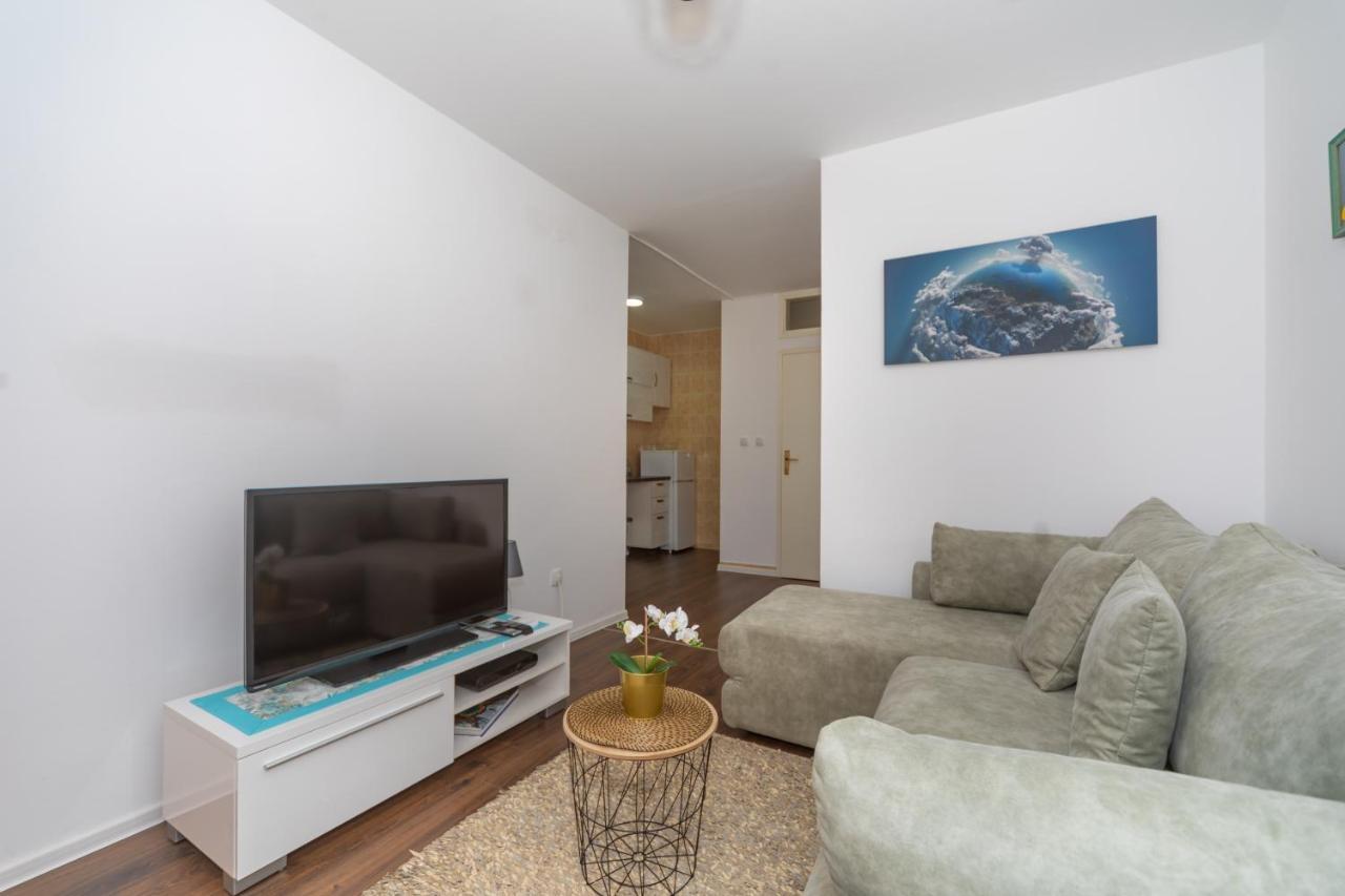 Aloha Apartman Бар Екстериор снимка